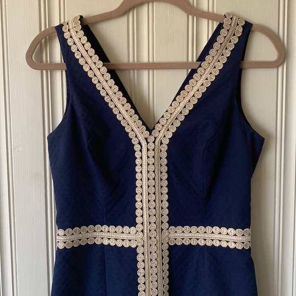 Lilly Pulitzer Navy Shift Dress Size 2 Like New! - Picture 2 of 10